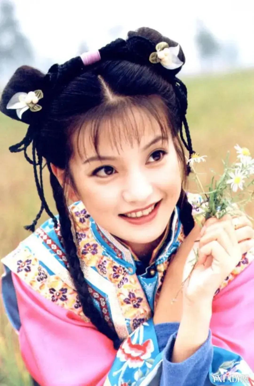 赵薇出演《还珠格格》时颜值巅峰时期，再看这些剧照还很心动