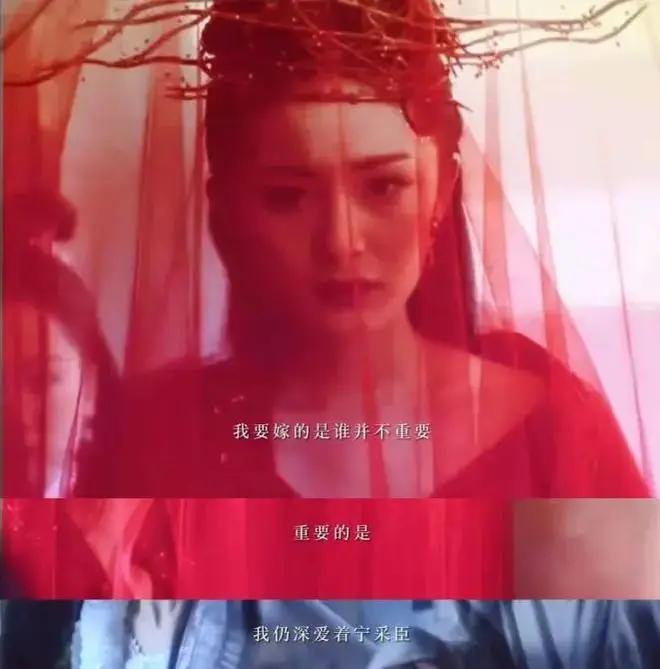 赵丽颖最新生图曝光，这脸怎么像17年前爆火退圈的她？