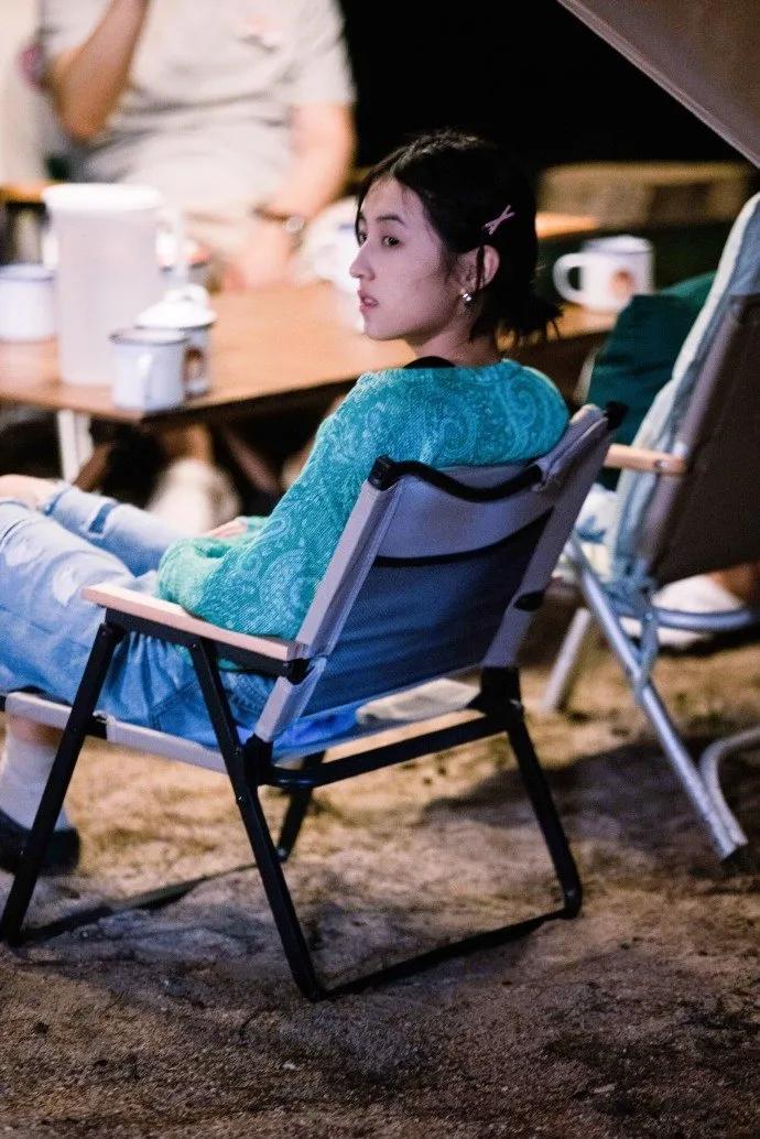 张子枫《#向往的生活#》私服解析七则，简约日常的夏日搭配！ ​​​