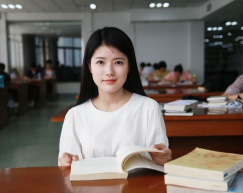 大学男生的“理想女友职业”排名，教师稳居榜首，幼师排名不理想