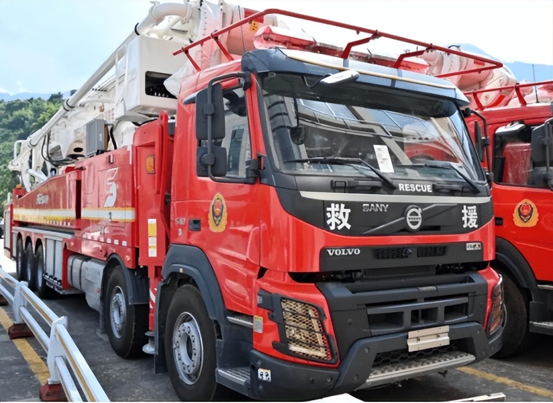 中国无法造出消防车?为救灾需求优先进口,博浪涛一辆就是2400万
