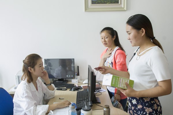 每天清洗屁股却仍有异味，可能是清洁方式不当或存在其他健康问题导致的。