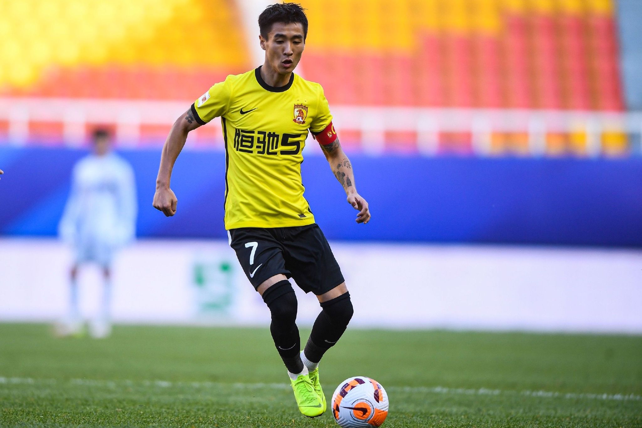 韦世豪与女友相恋8年为何仍不结婚？4年前已求婚，花2000万买婚房