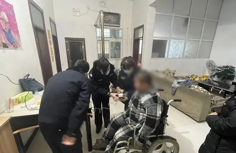 「我为群众办实事」暖心！西安公安灞桥分局狄寨派出所上门为群众办理身份证