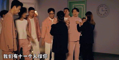 贾玲+黄渤，国产喜剧天花板一块出现，这场面把我笑累了