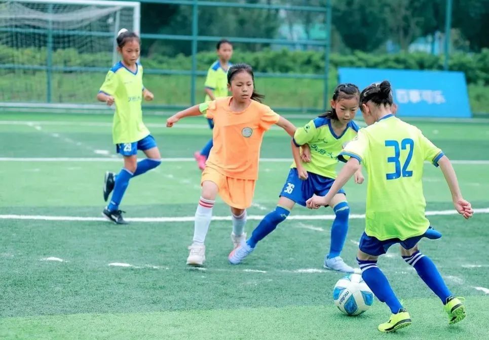 大林小学参加2022年第二届“天府杯”校园足球总决赛取得优异成绩