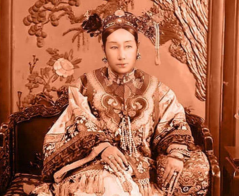 看看清朝皇妃的真实容貌,慈禧也不算老妖婆,魏璎珞原型确实迷人