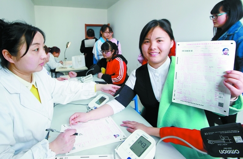 高考体检要求学生“全脱掉”？高三学生难以接受，医生：你想多了