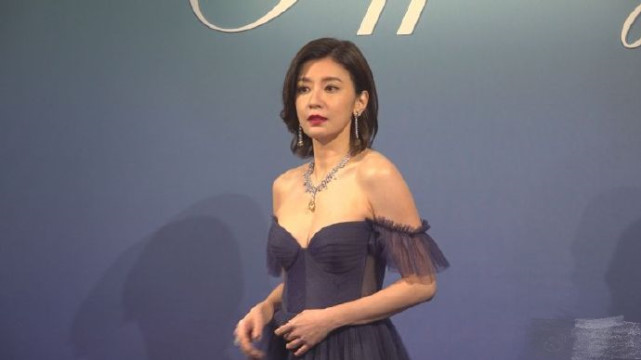 贾静雯回应被老公催四胎，直言生三个已经很棒，赞大S再婚有勇气