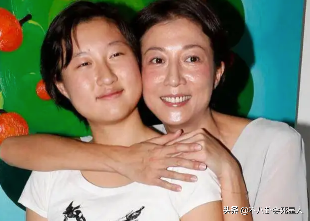 父亲是明星大佬，儿女个个不成器，奢侈挥霍还频频违法