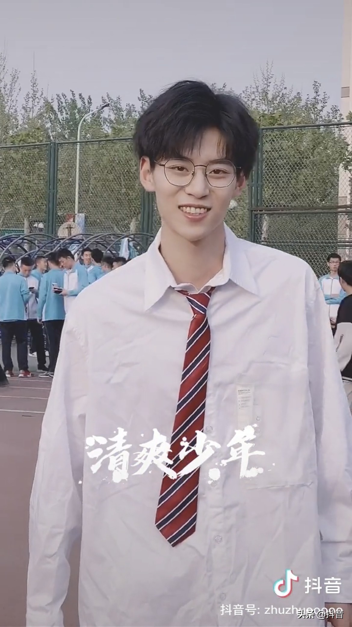 抖音中国民航大学朱傲宇（个人资料）:当颜值小生遇到抖in丽人节