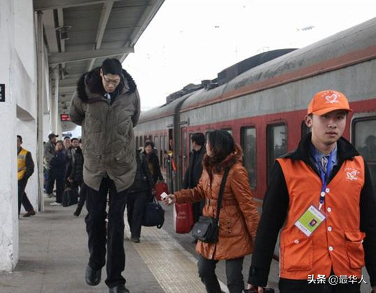 亚洲第一巨人张俊才：比姚明还高半个头，22年前娶妻却至今无子