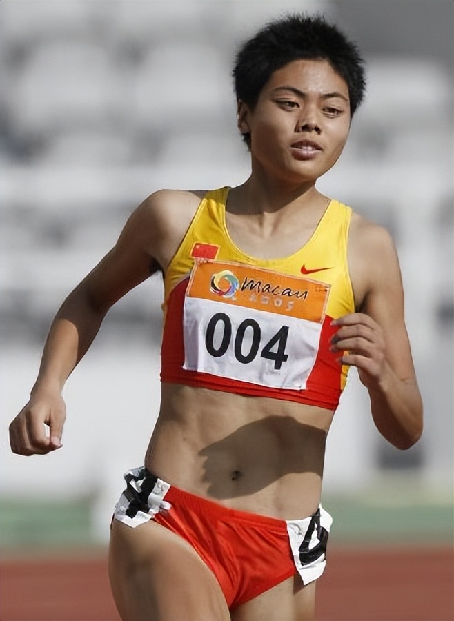 央视体育记者冬日娜:被网友骂,被苏炳添怼,她的消失该怪谁?