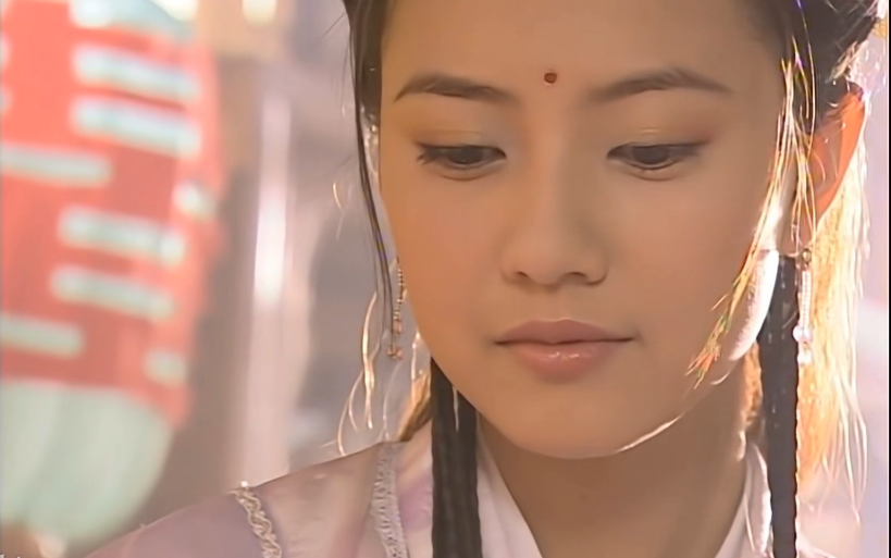 都演“周芷若”，把周海媚，高圆圆和佘诗曼放一起看，差别出来了