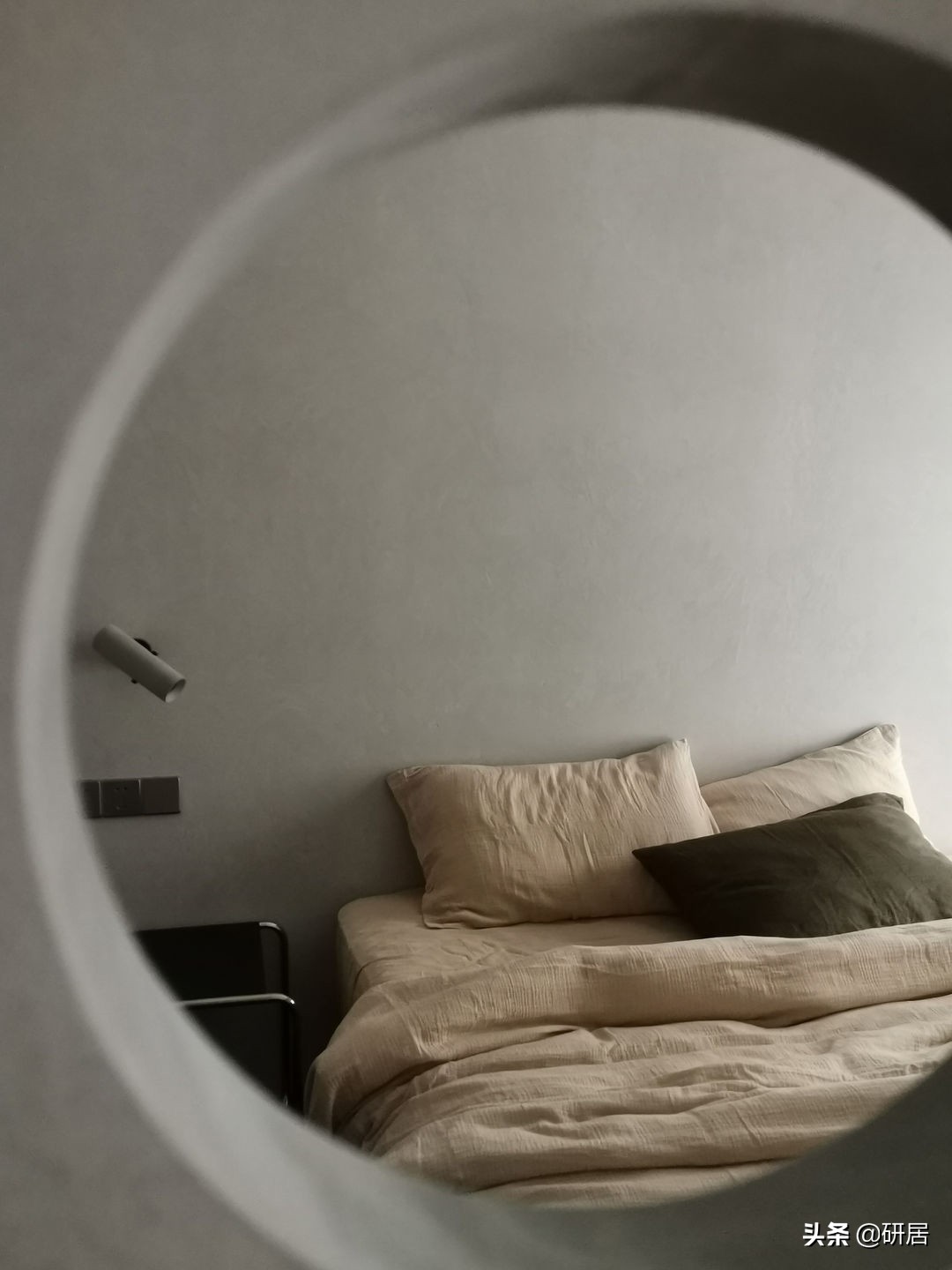 原来微水泥这么简约高级，看完她家后，感觉自己的审美也提升不少