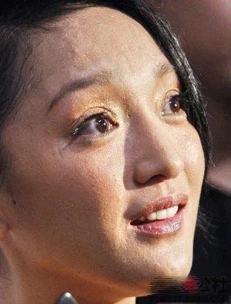 明明是绝色，怎么拍出这么丑的照片，妆容难看，用的是丑颜相机吗