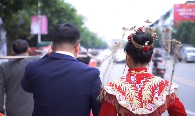 盘点七位出轨女明星，董洁出轨却先发制人，刘晓庆姜文被“捉奸”