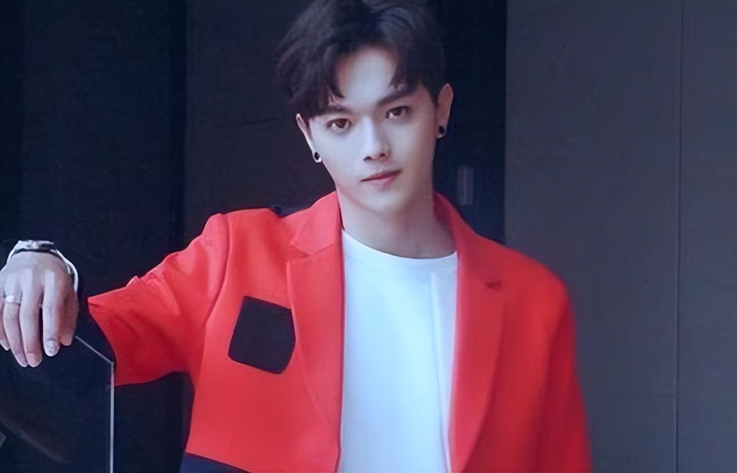 “龙须刘海”不要轻易尝试！有人仙气十足，有人酷似蟑螂精