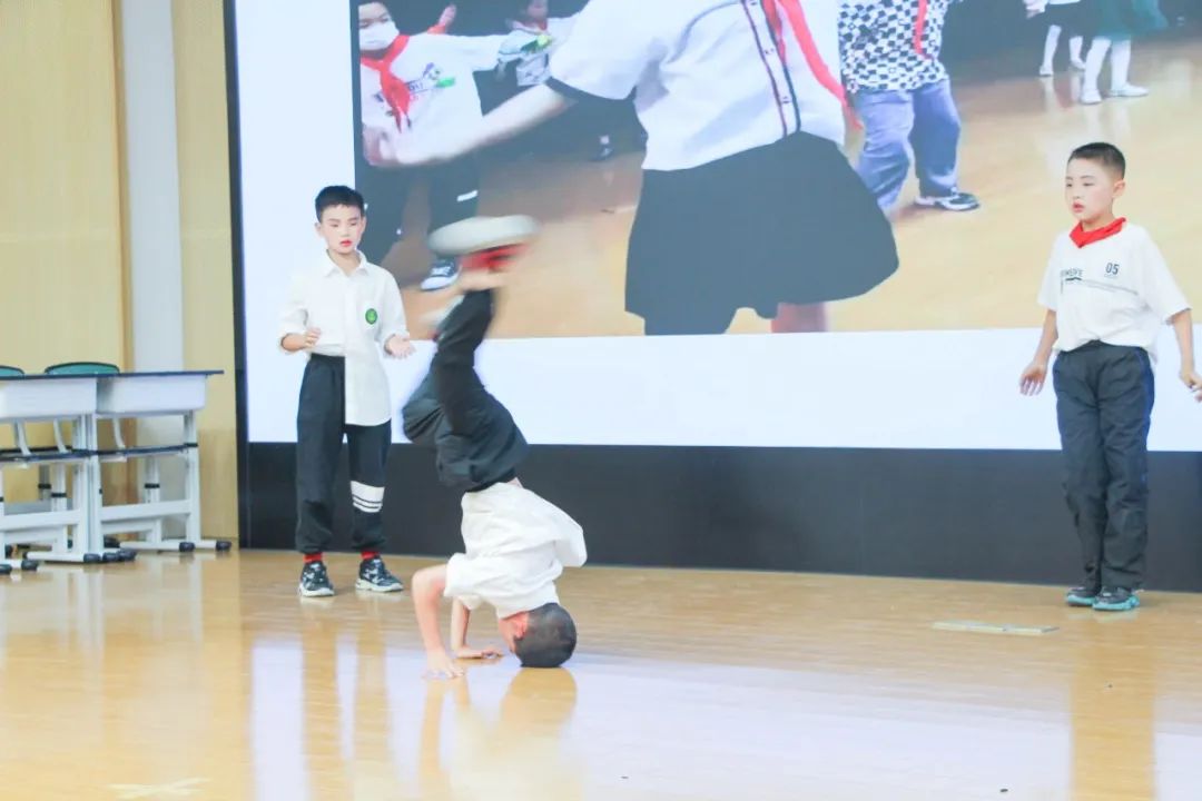 花田花绽，阅读悦心｜双流区黄甲小学举行读书节之阅读表演赛