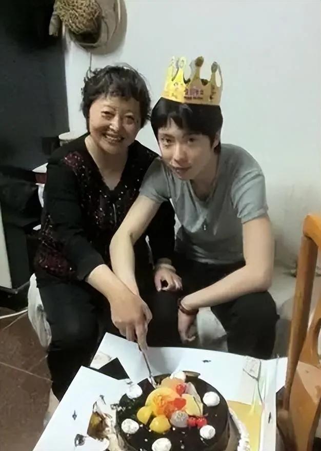 李成儒儿子李大海：被打压贬低三十多年，他老了来找我感受亲情了