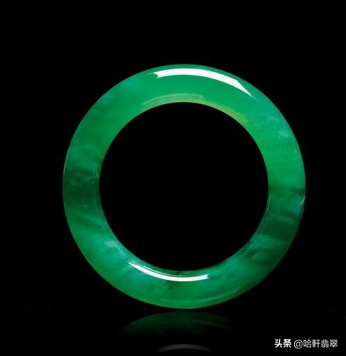 冰种和玻璃种之间存在不可突破的壁垒？玻璃种翡翠一定更好吗？