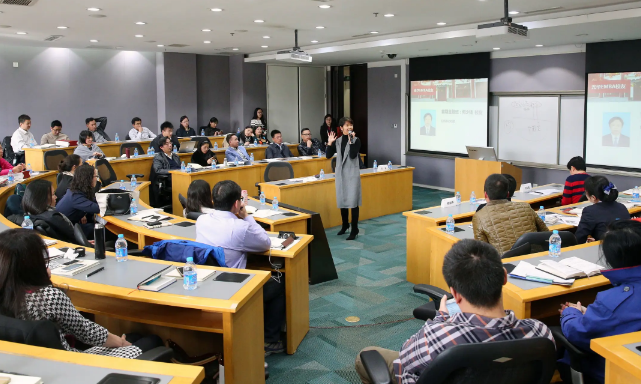 北京大学学生上课图片（北大毕业的老师）