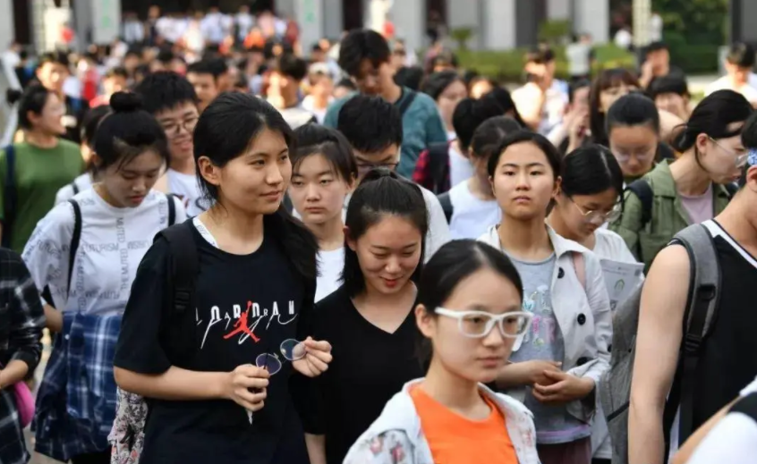 知名教授坦言，有3类职业可能会在10年后消失，大学生要未雨绸缪