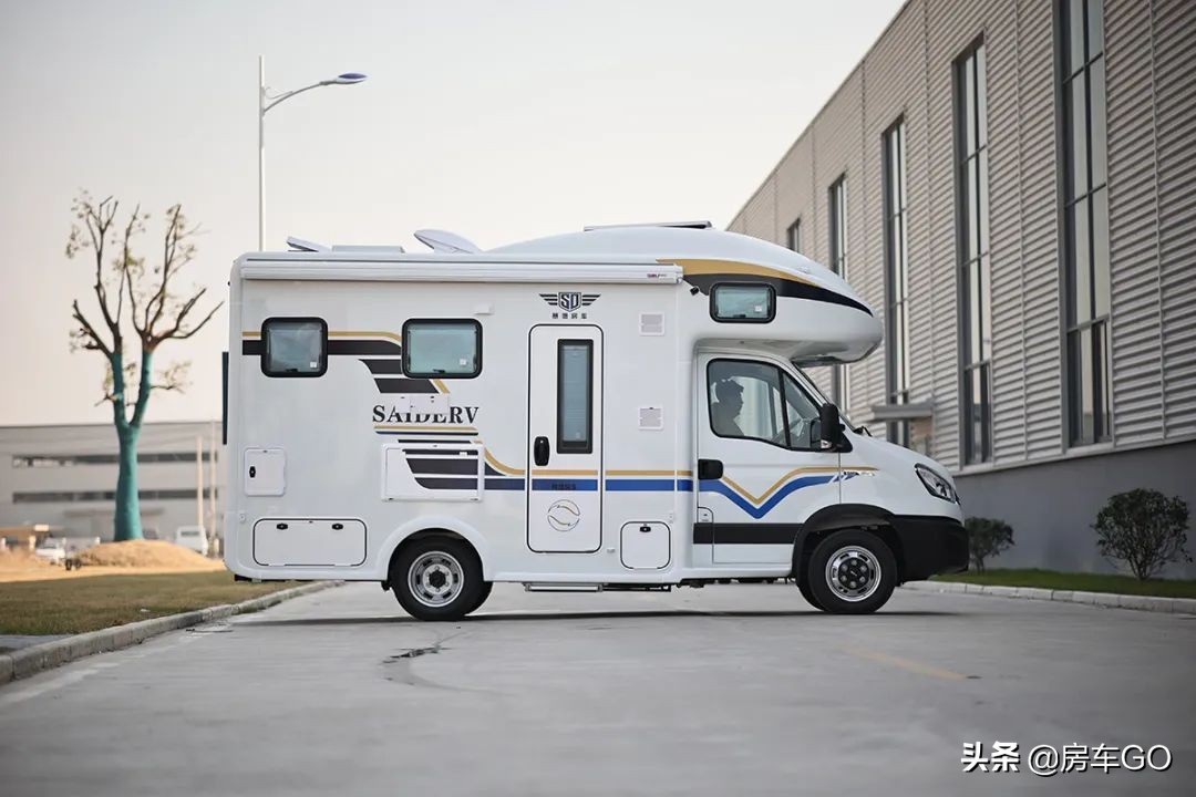 实拍赛德白鲸plus房车标配1000ah锂电烘干洗衣机出厂即高配