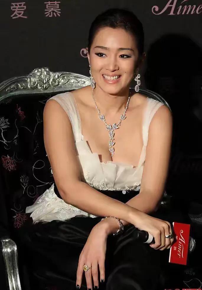 巩俐57岁，女神