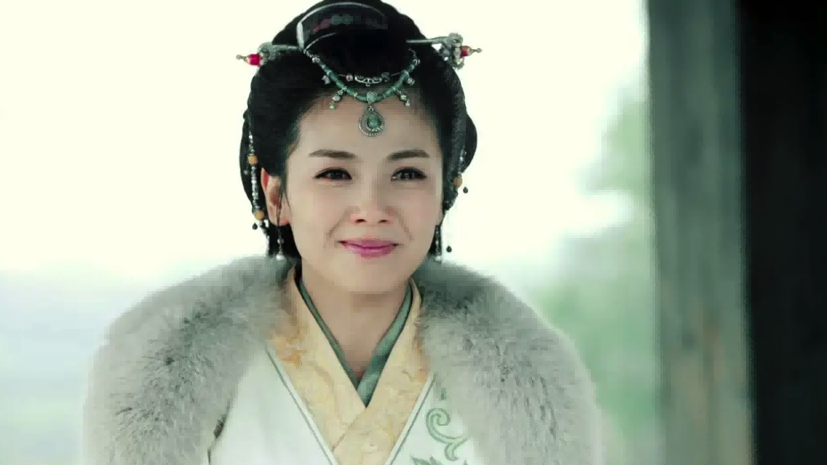 颜值不够别带“额饰”！13位女星造型PK，谁才撑得起倾国倾城