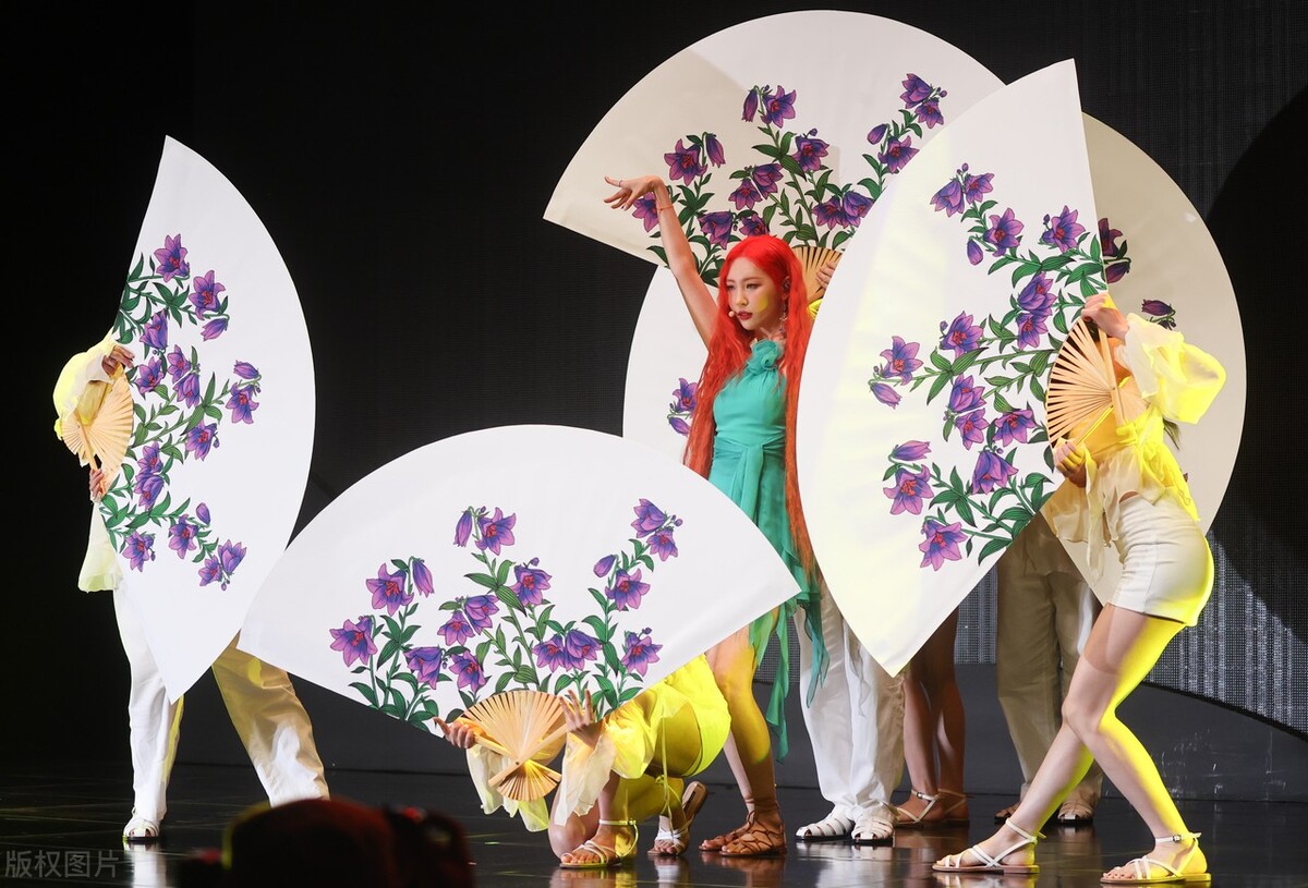 Sunmi在首尔召开新专辑《Yeol-iolayo》记者会现场献艺激情四起