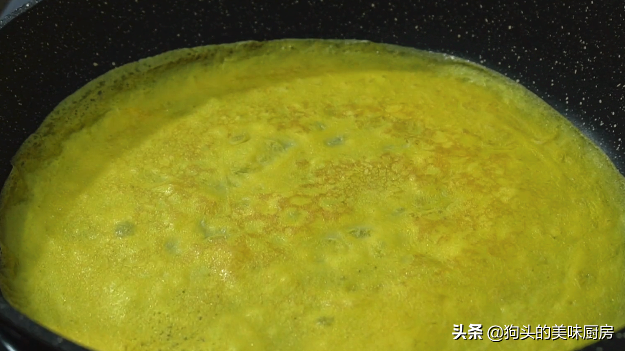 吃不完的米饭试试这样做，加三个鸡蛋，有菜有肉，营养又健康