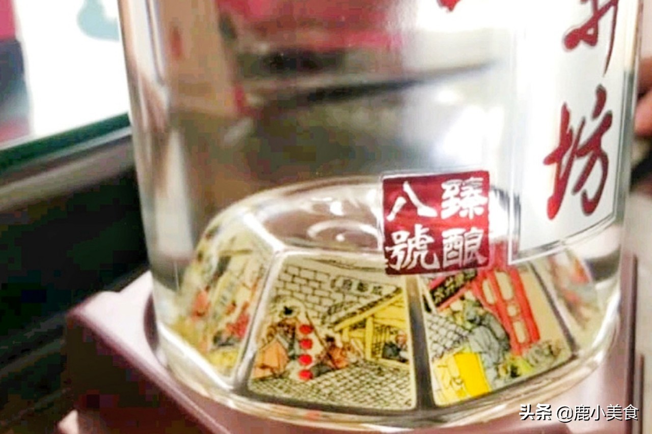 春节和亲友喝酒,“2类白酒”别带上桌,难喝易上头,还会遭人嫌