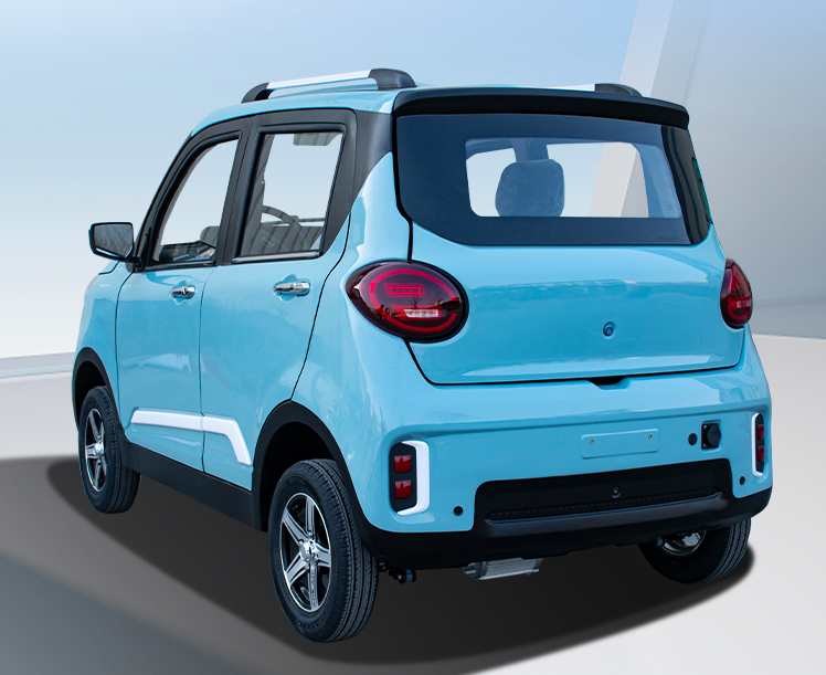 2款四轮老年代步车来了,起步有劲,最大续航220公里!还配空调