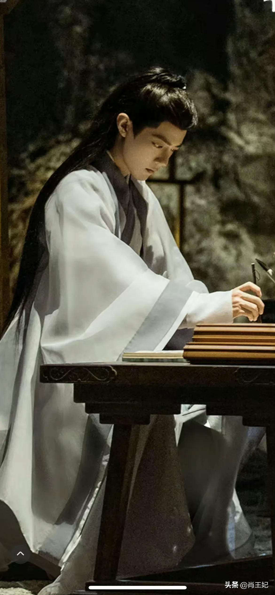 桃桃的一组生图,肖战的眼睛真好看,灵气逼人鲜花与少年绝配