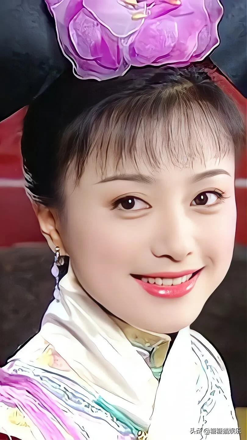 秦岚：气质高贵，明艳动人