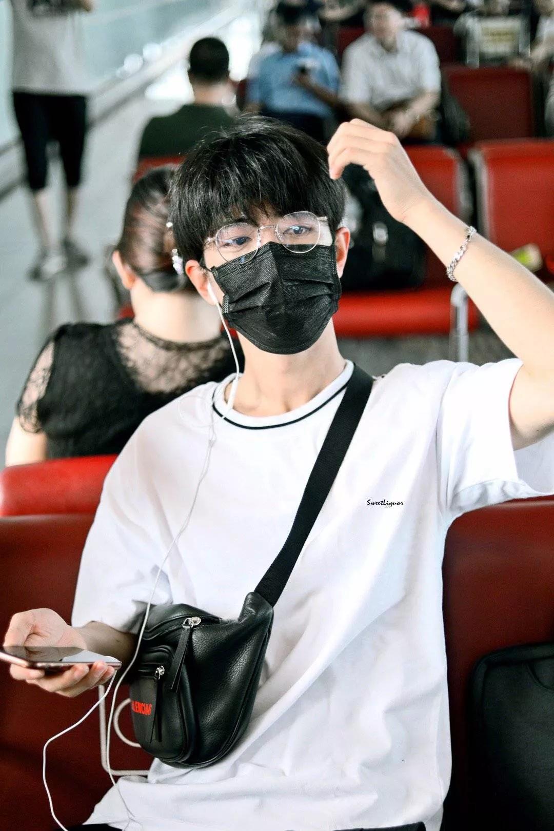 考古肖战:2018年9月—12月机场时间线汇总,今天请叫我收图狂魔