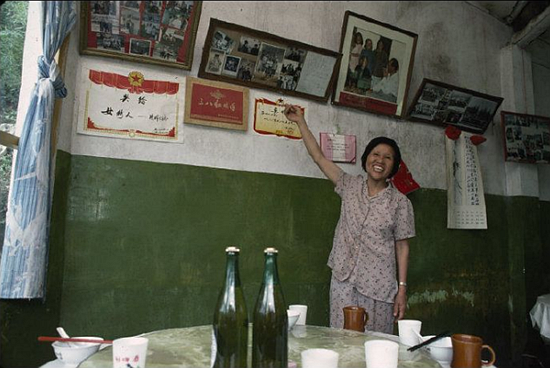 汤瑞仁在毛泽东故居前开饭店，外国记者发难：毛泽东在世你能开吗