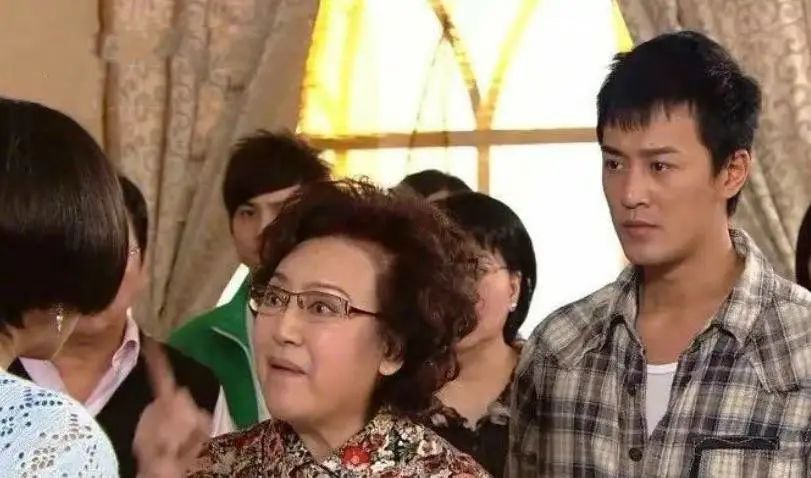 回顾2021年十二位离世的名人，每一位都让人难以割舍