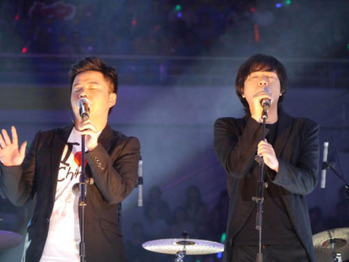 昔日华人偶像团鼻祖，如今却沦落乡镇走穴，水木年华为何落魄至此