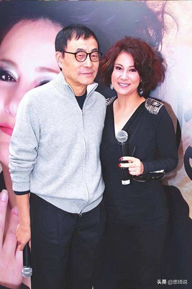 《往事只能回味》,《一帘幽梦》,《月满西楼》等经典歌曲,捧红过尤雅