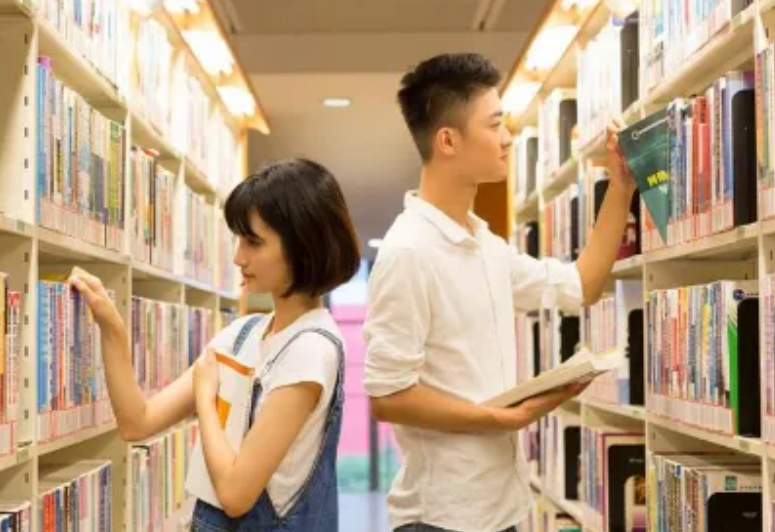 “最好在大学中找对象”，大学生家长给出忠告，别等毕业后再遗憾