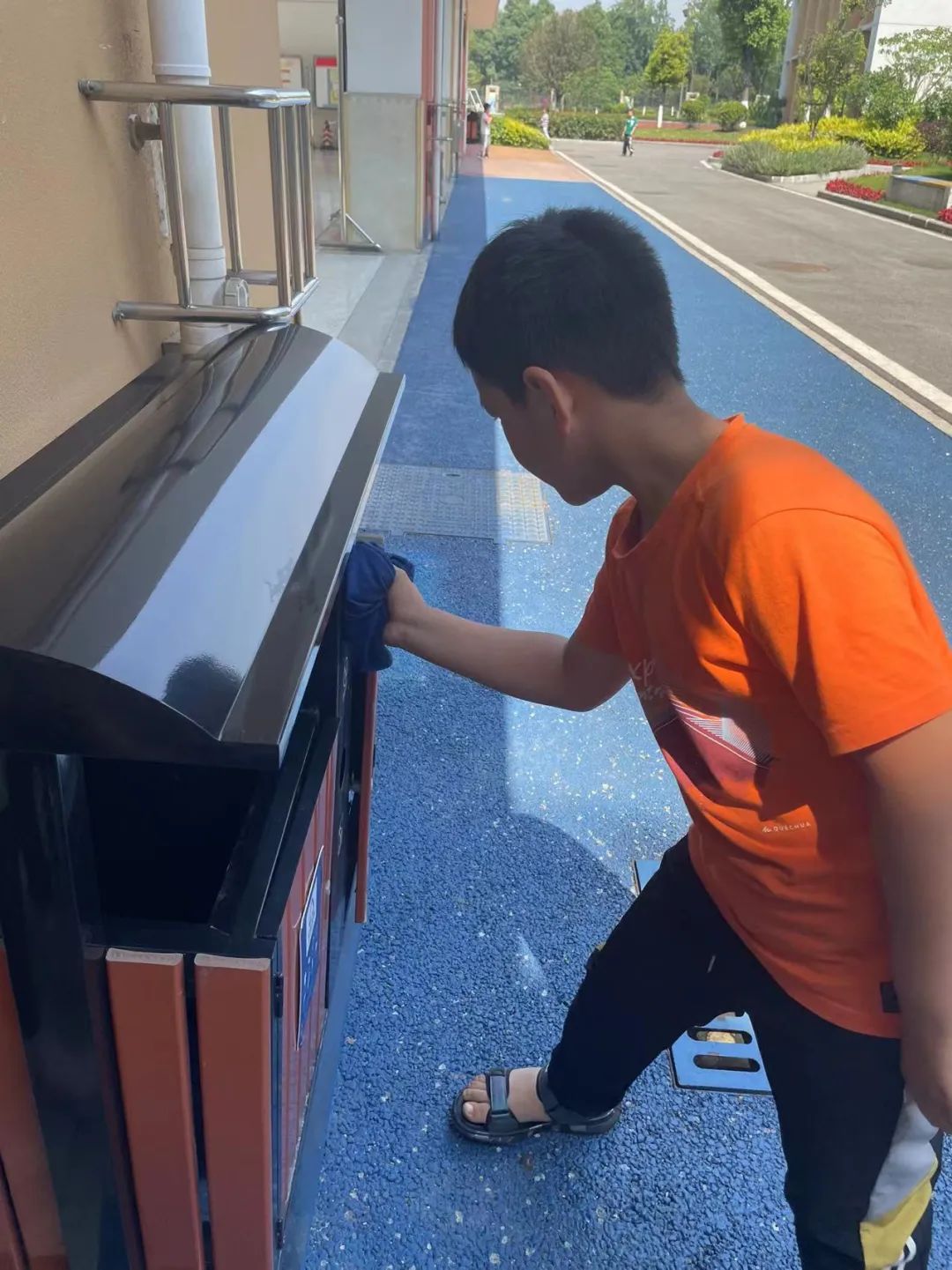 成都市双流区实验小学外国语学校有序推进新队员入队仪式课程
