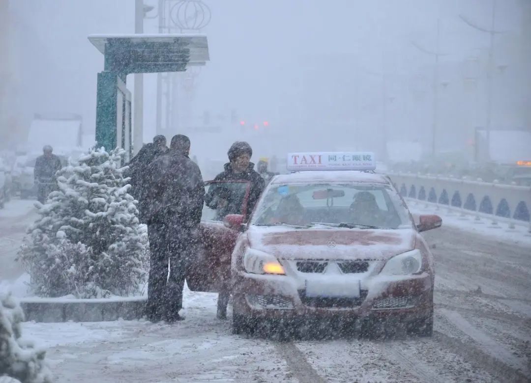 大范围雨雪将启动，南方也会天降大雪？看看形成下雪的原因就知道