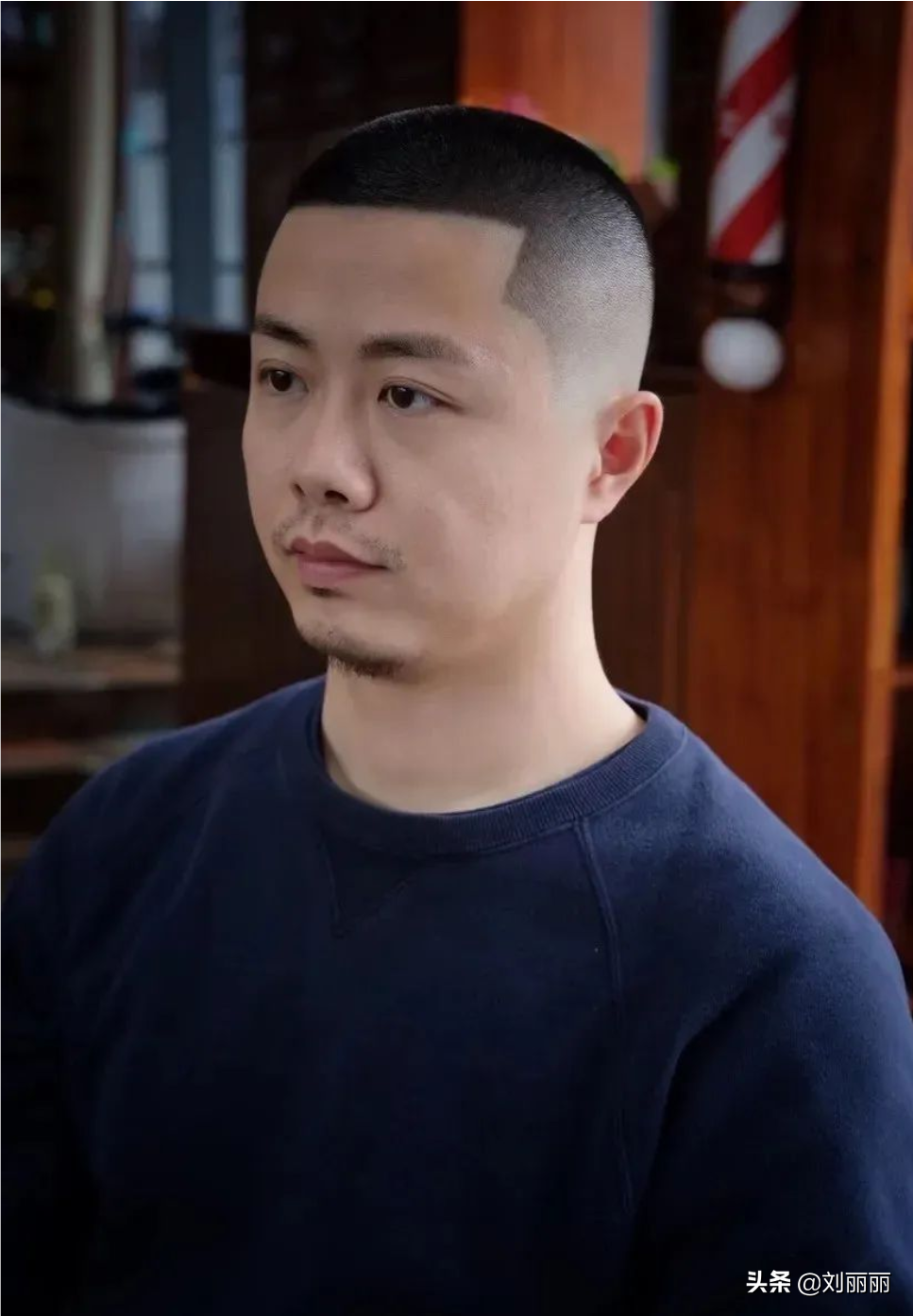 今夏最火男士发型有哪些？寸头分头精神时尚，潮流染发很吸引眼球