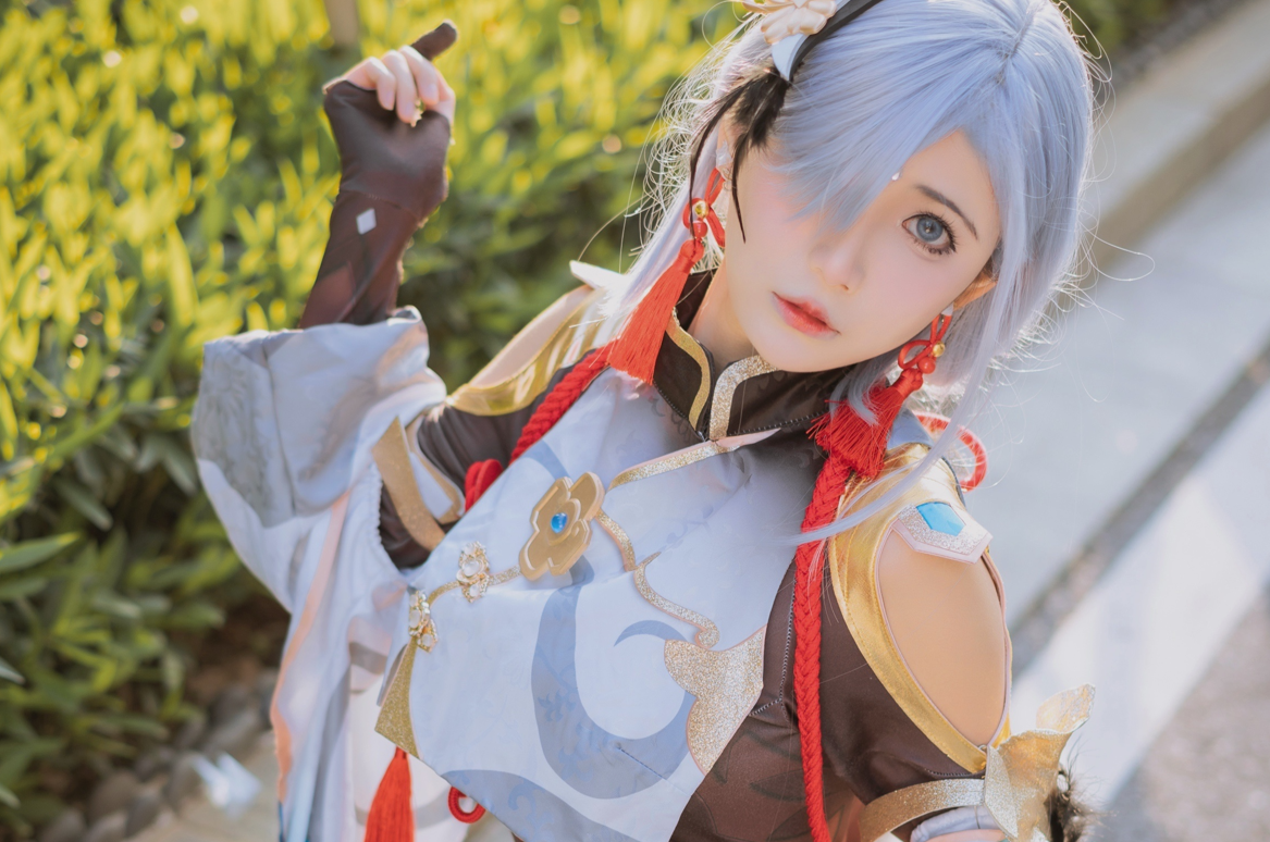 狗头萝莉放弃COSER？转行做起了美妆博主！-哪边嗨