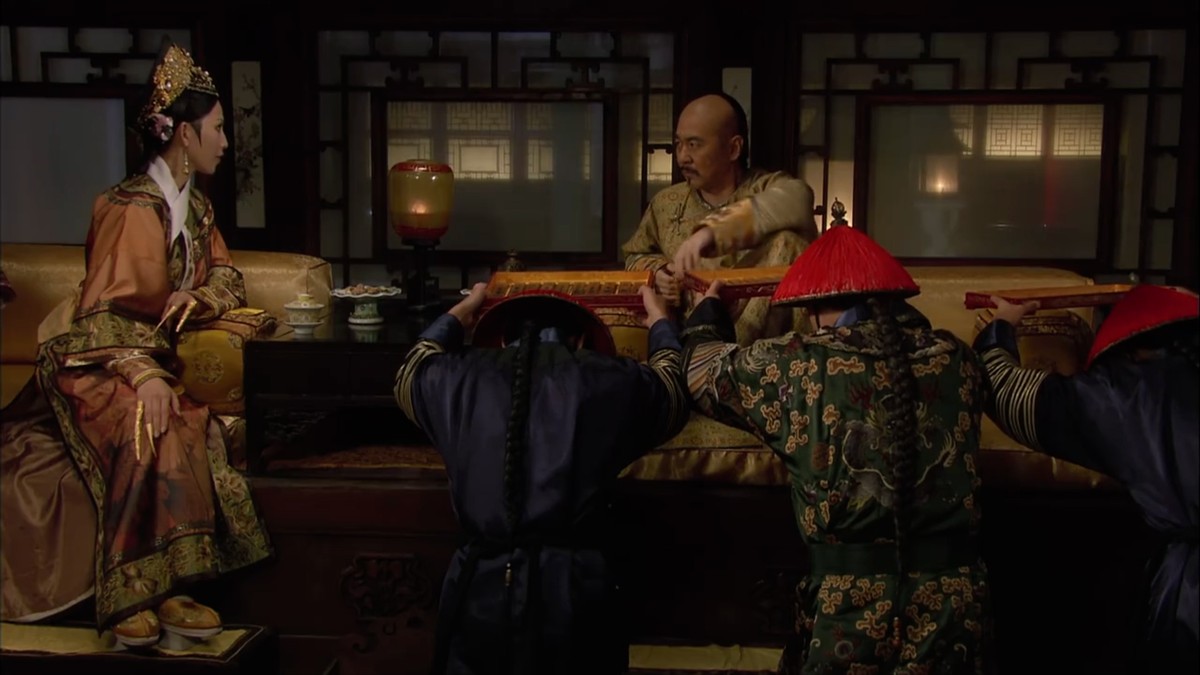 《甄嬛传》人物解析：10岁嫁人，16岁生子，雍正真的讨厌宜修么？