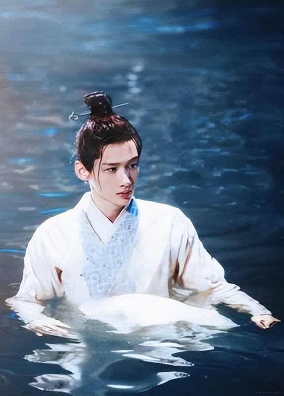 白敬亭新剧开机，尹涛导演，搭档宋轶、刘学义，演绎纨绔子弟