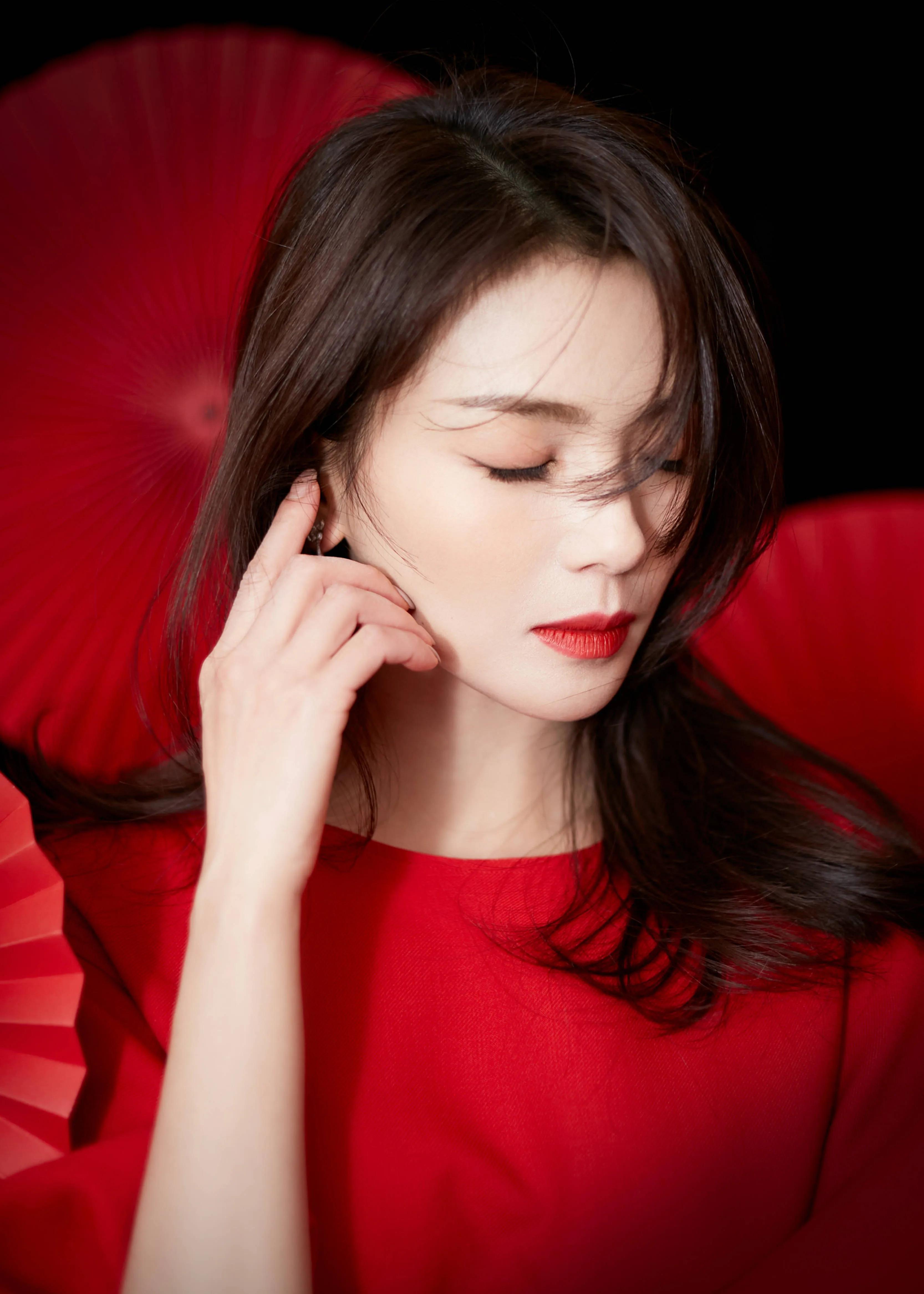 演员刘涛,4年帮丈夫还清4亿,婆婆是她后盾