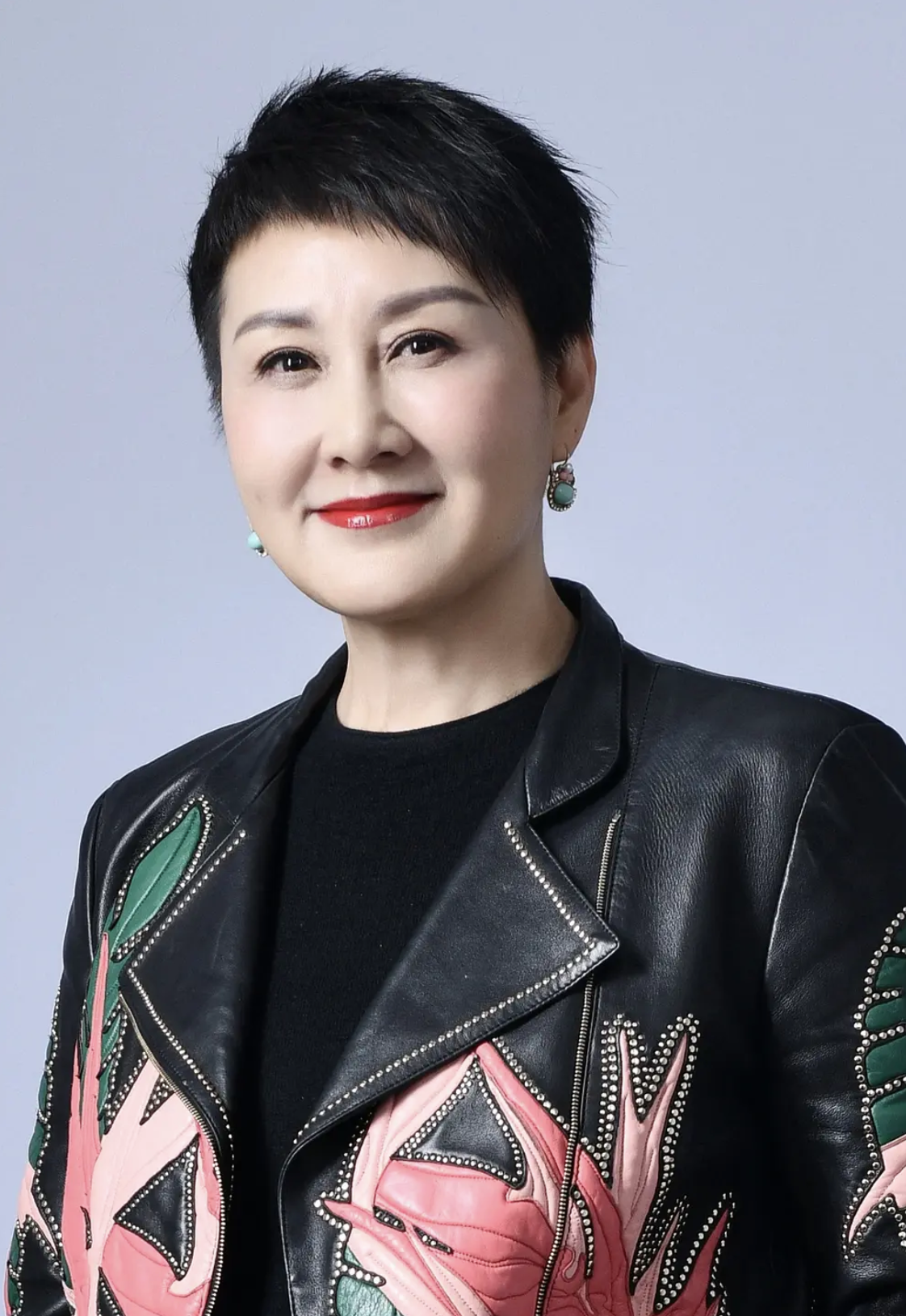 张凯丽个人资料简介(张凯丽个人资料简介及照片)